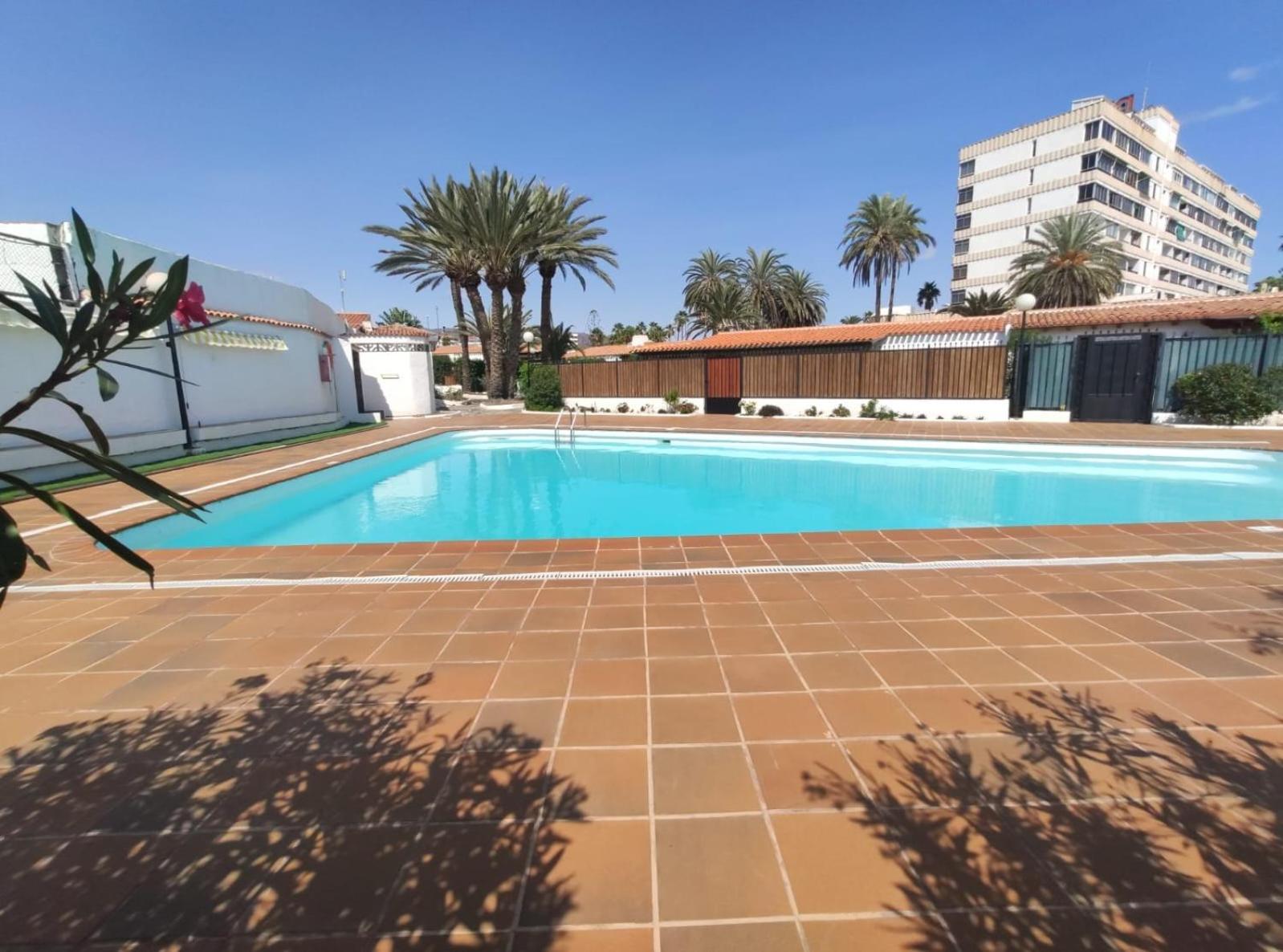 Vakantiehuis Lovely 2 Bedroom With Parking *